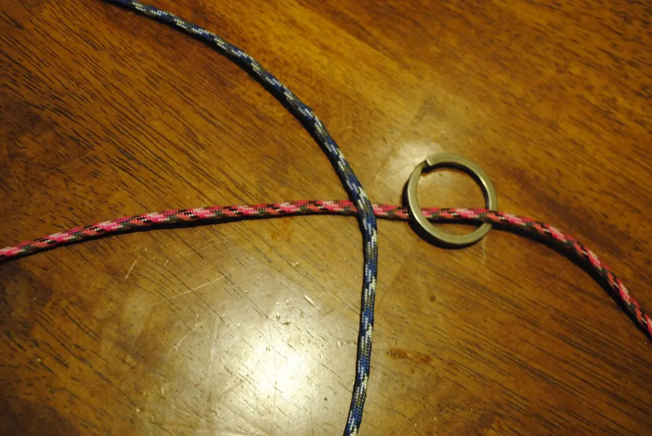 simple-paracord-keychain-1