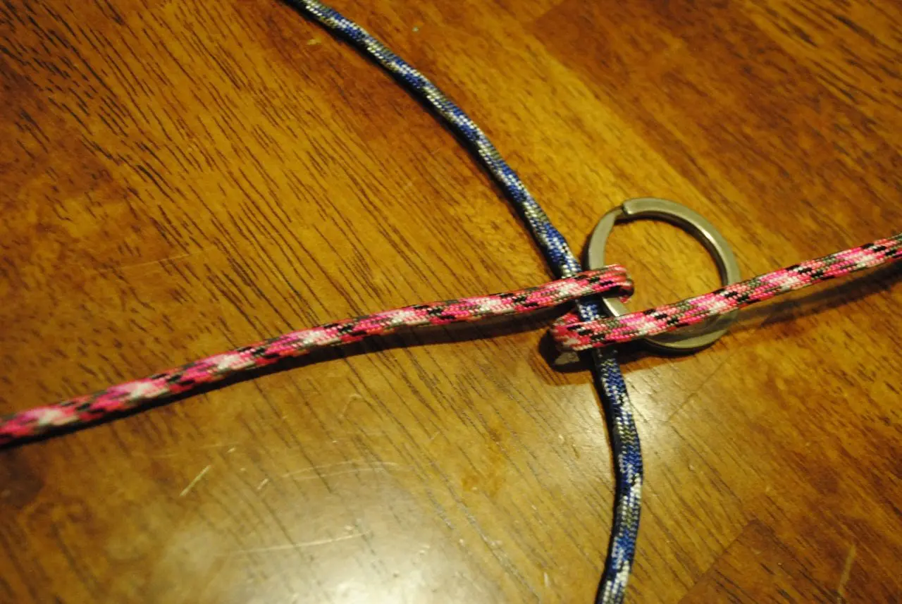 simple-paracord-keychain-2